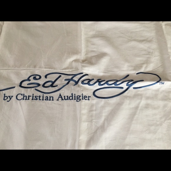 Ed Hardy pillowcase - Picture 2 of 4